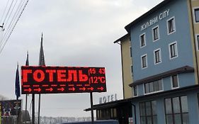 Готель Жуляни Сіті